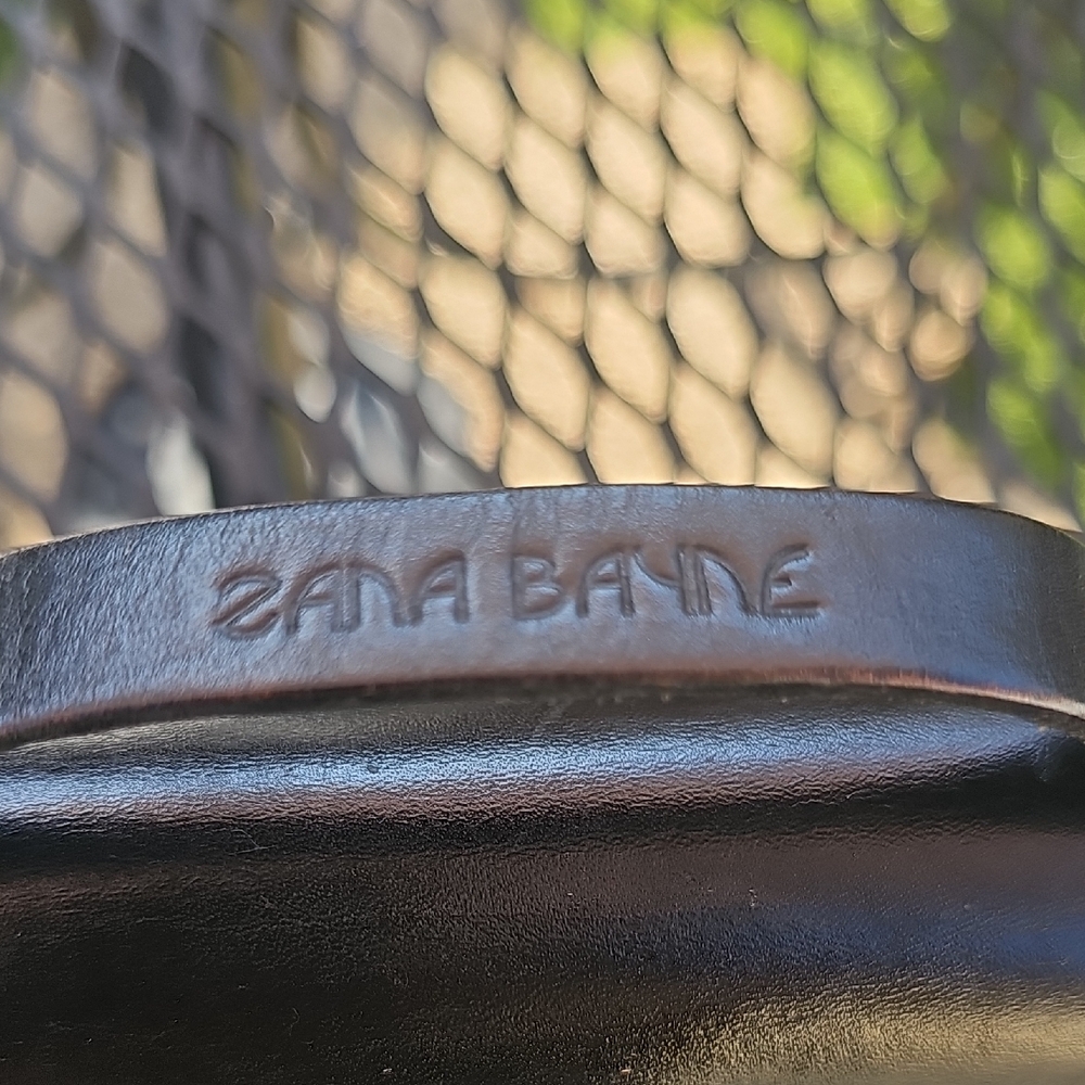 Zana Bayne Black Leather Crossbody Bag with Cuff Bracelet - Picture 3 of 12